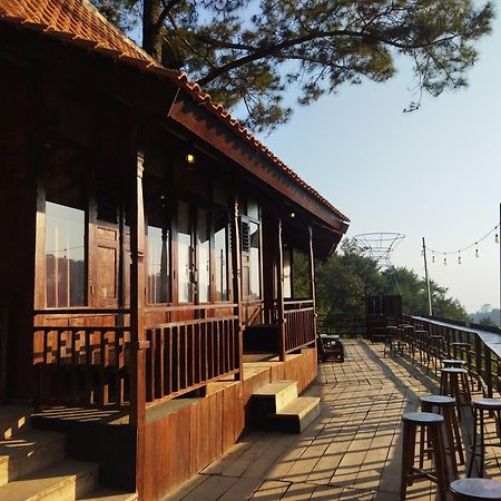 Pijar Resort Powered By Cocotel Kudus Exterior foto